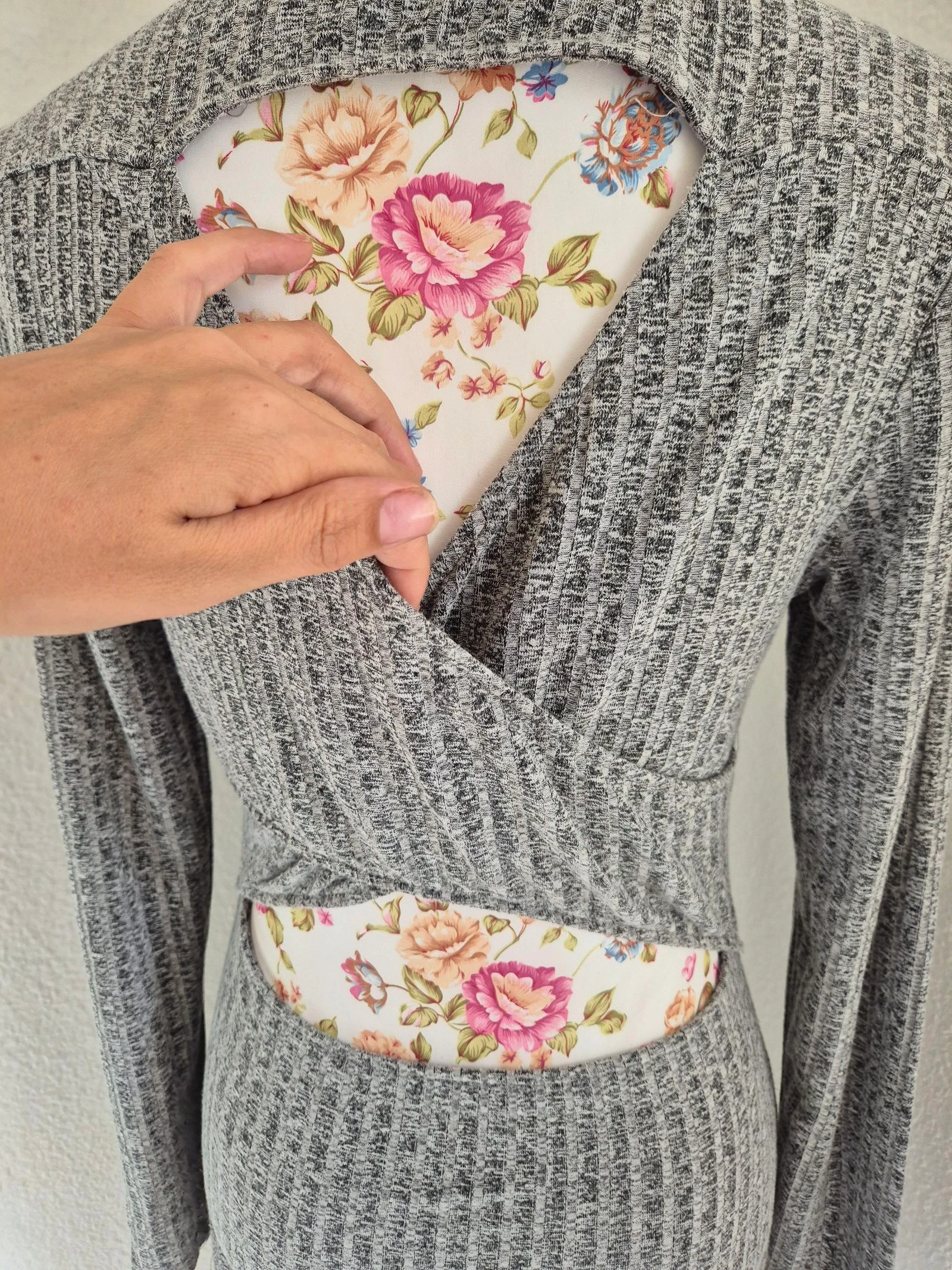 Robe pull côtelée Allyson Collection G cinza costas abertas mangas compridas justa chique – photo 6